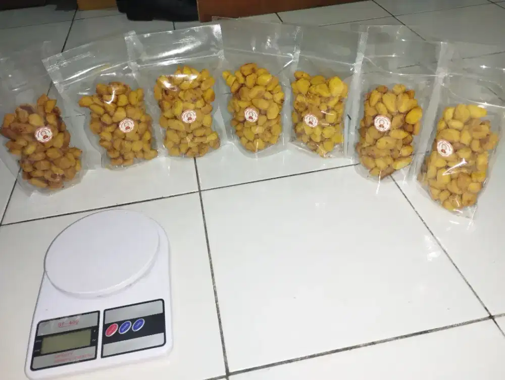 Kue biji ketapang manis renyah