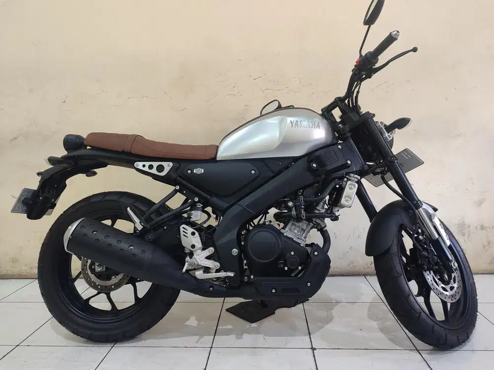 YAMAHA XSR 155 perak 2022 LIKE NEW mulus terawat siap pakai...