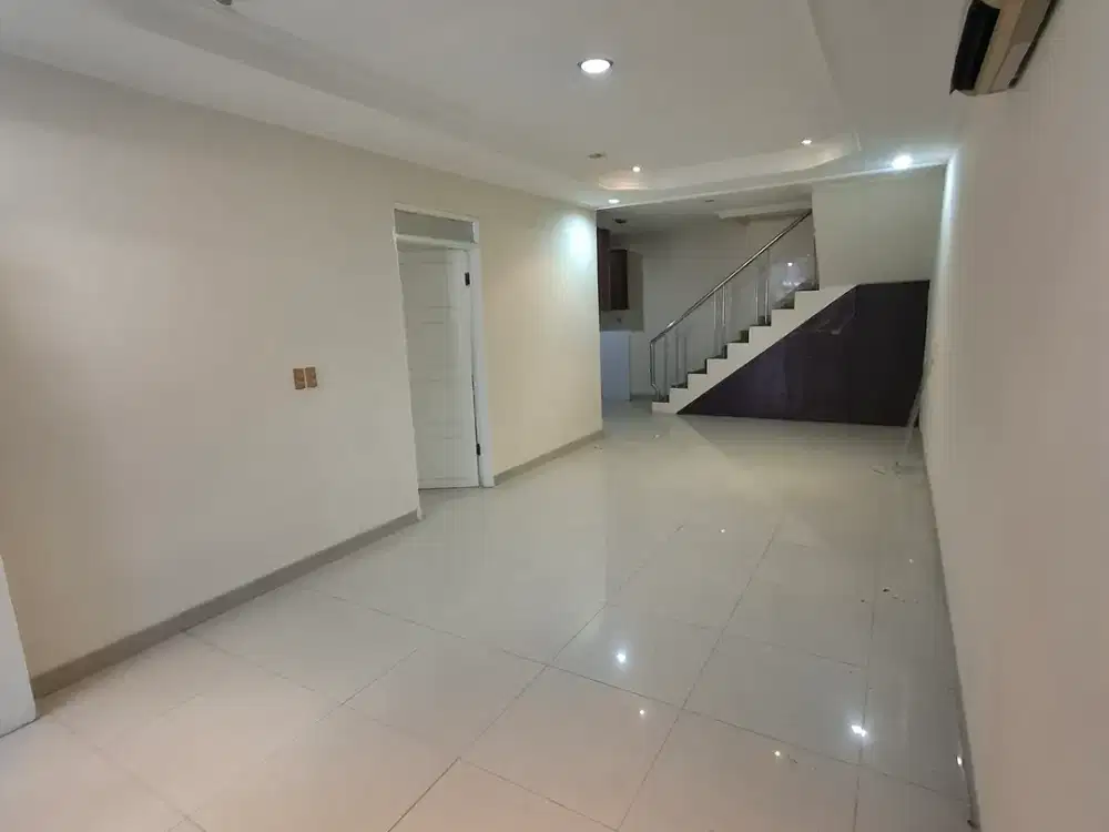 Disewakan Rumah Rapi Dan Bagus Sunter Danau