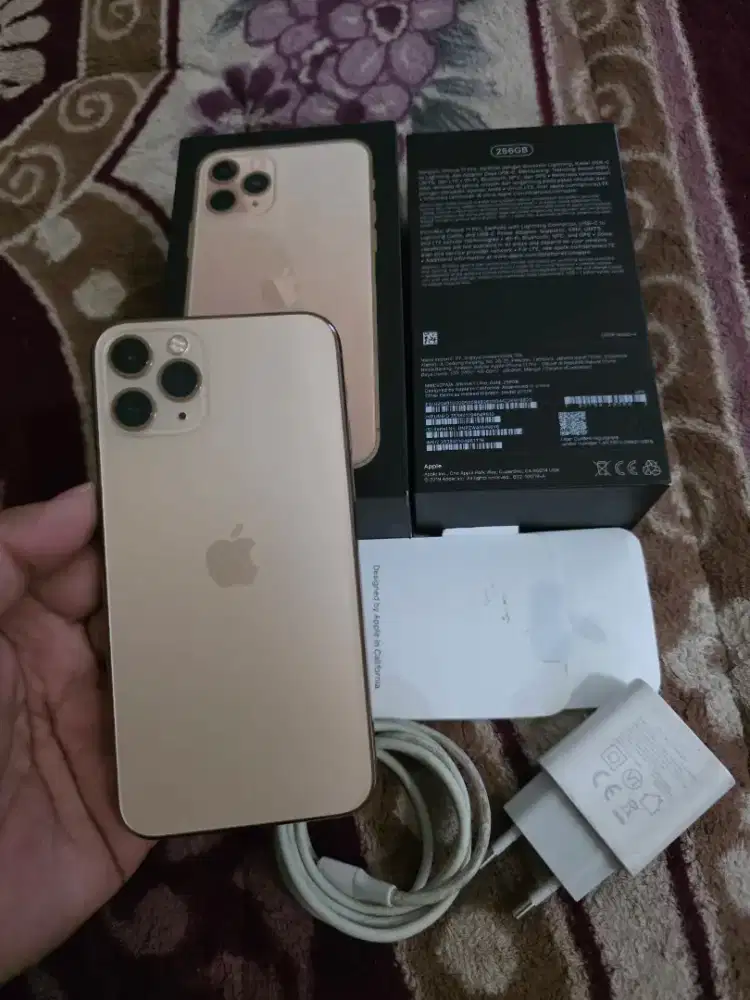 iphone 11 pro 256gb resmi iBox,mulus like new,fulset original,istimewa