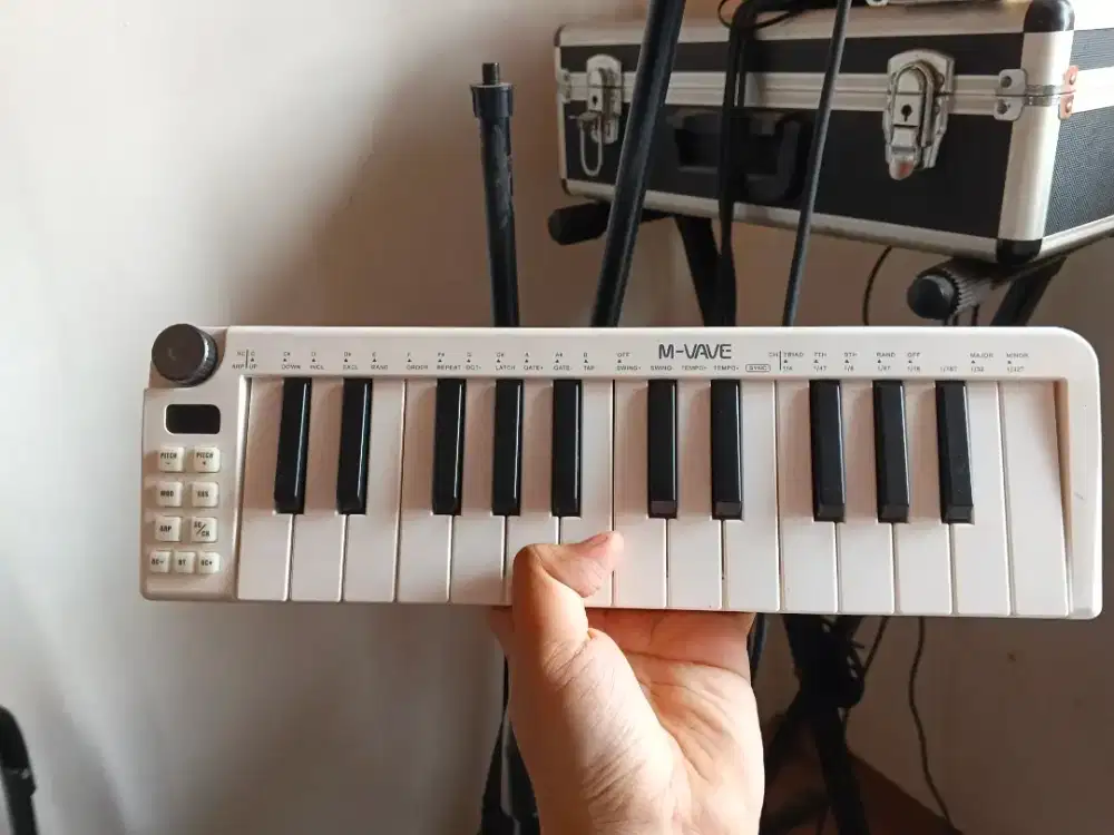 Midi kontroler m wave