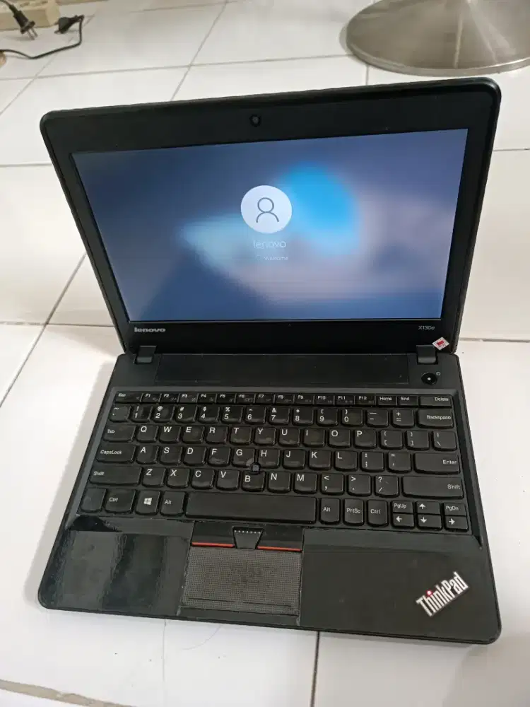 LAPTOP NGEBUT! Lenovo ThinkPad X130e (SSD!) - Mini 11.6 Tahan Banting