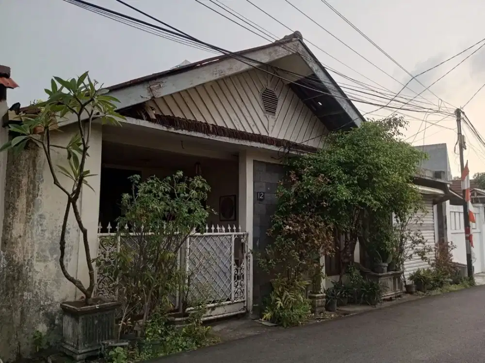 Rumah hitung tanah 299m Utan Kayu Jakarta Timur
