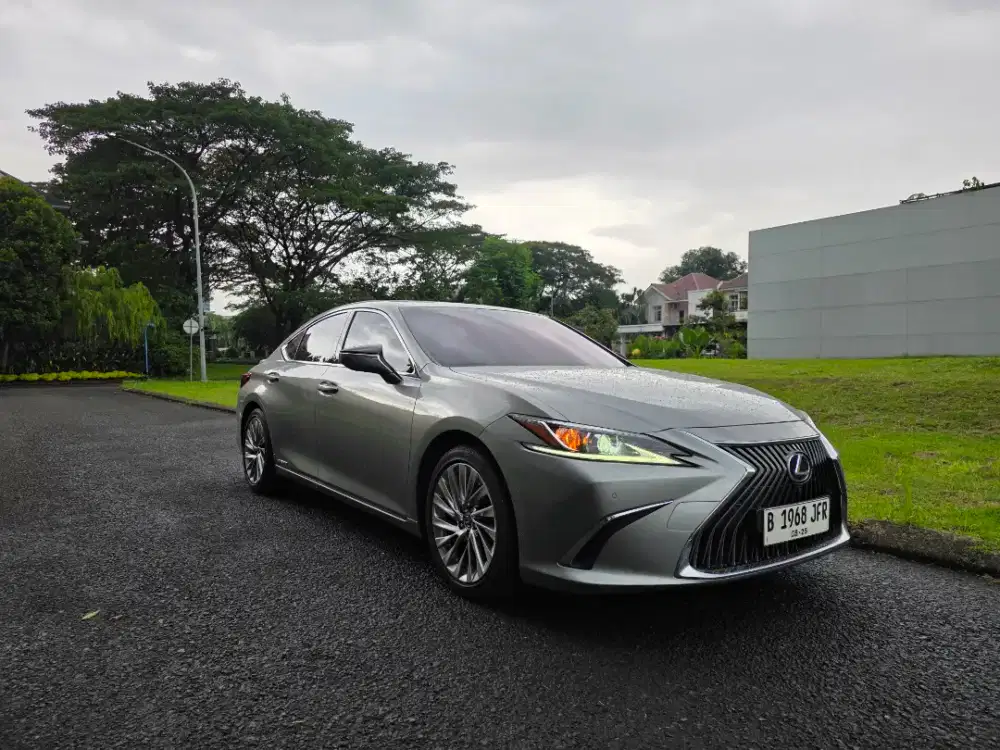Km 43rb Asli Lexus ES300H 2020