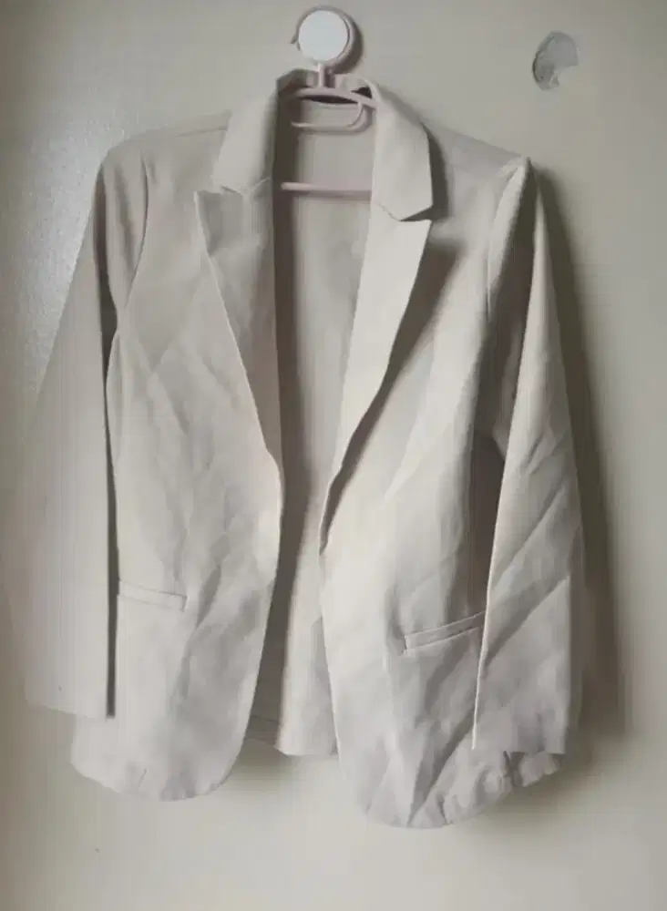 blazer wanita berwarna krem merek  CONNEXION UK S