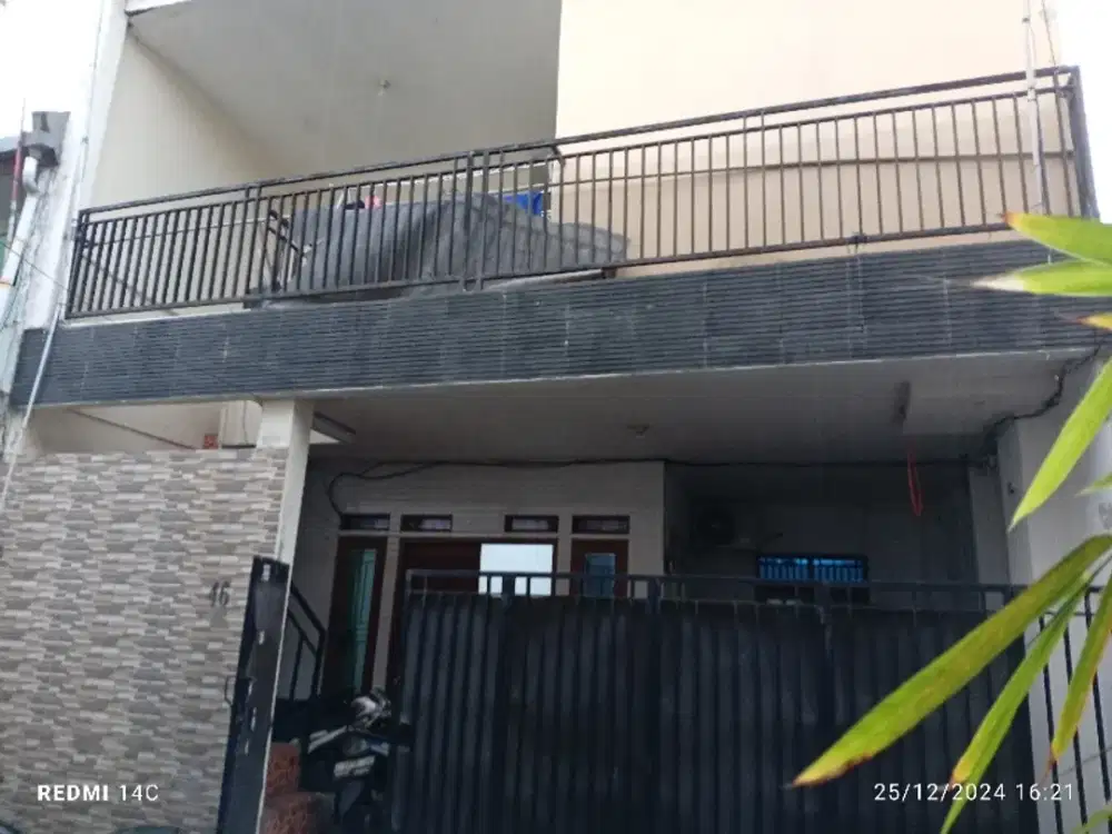 TURUN HARGA JUAL CEPAT. RUMAH KOST 7PINTU FULL TERISI RAWAMANGUN