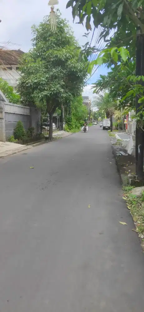 Di jual tanah premium jalan Dewi Madri , DPS , Bali