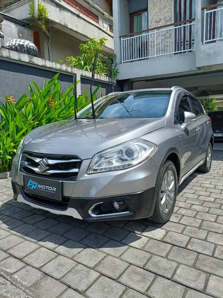 LOW KM !!! Suzuki SX4 Scross 2016 AT Asli Bali Istimewa