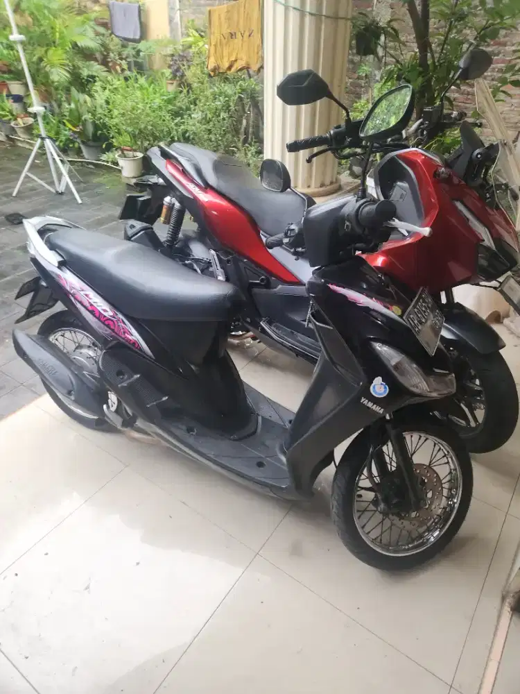 Mio gharnis 2012 hitam Gbm