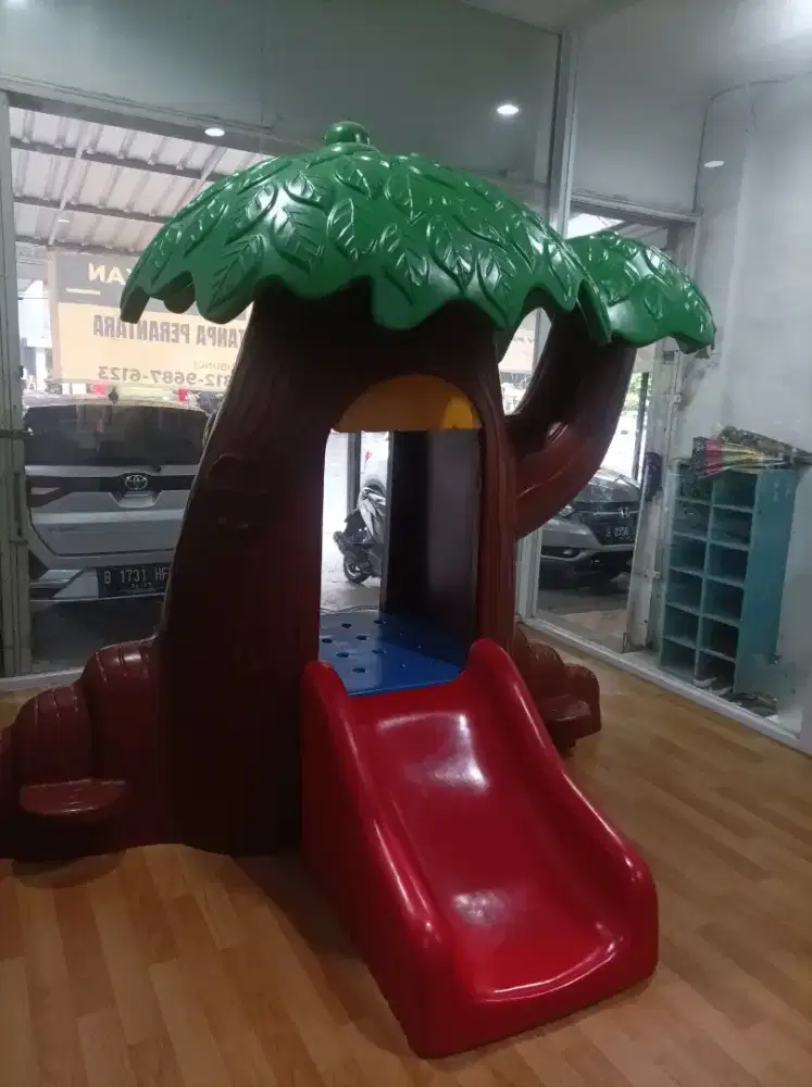 Rumah Pohon Perosotan anak - bekas dan masih layak di pakai