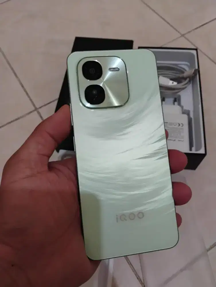 Iqoo z9x 8/256gb garansi on