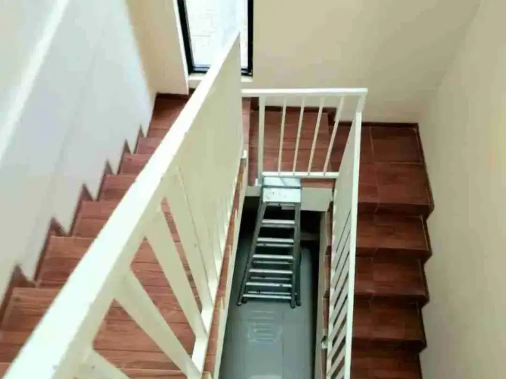 Dijual kost full penghuni lokasi merjosari