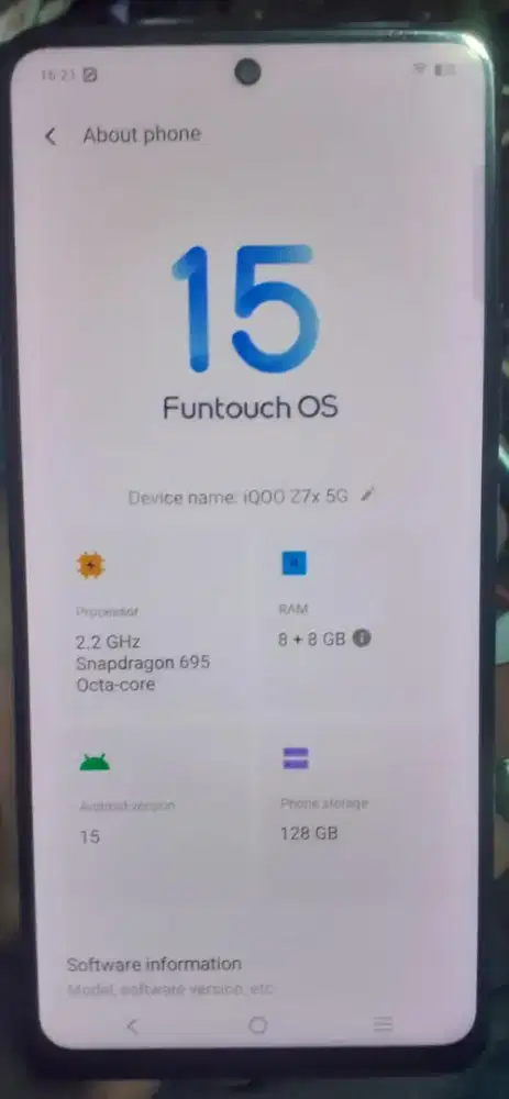 iqoo z7x 5G 8+8/128GB Hp Only normalan