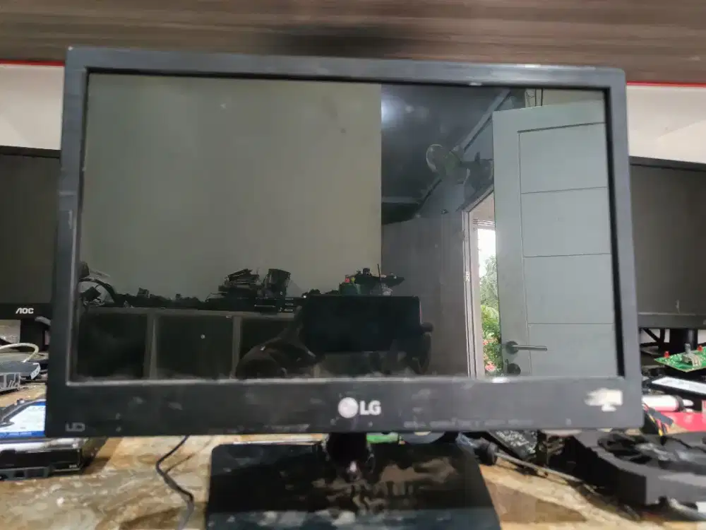 Monitor LED LG 16 in