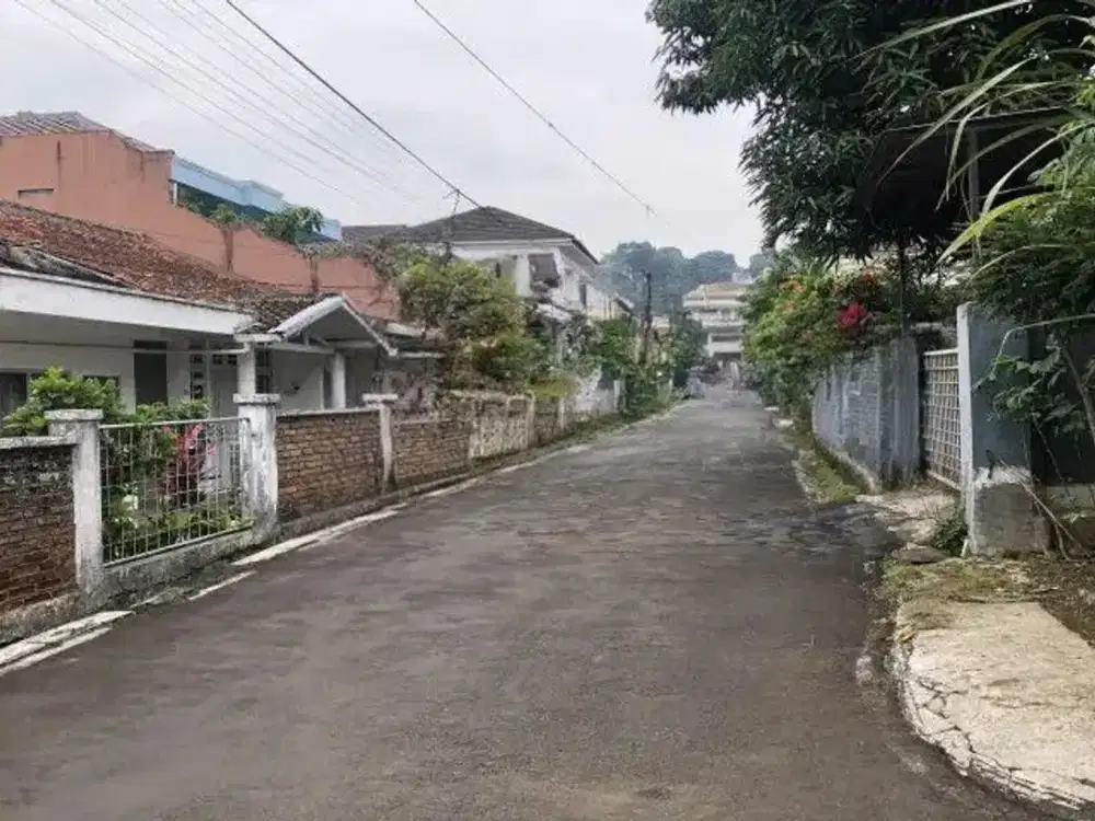 JUAL CEPAT RUMAH HITUNG TANAH MURAH DI KOMPLEK DAGO IR H JUANDA DEKAT ITB