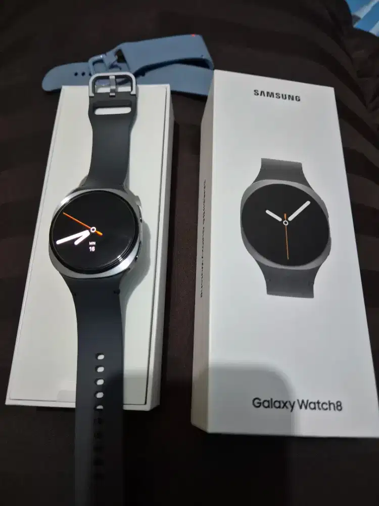 SAMSUNG WATCH 8 40MM GRAPHITE baru 2 bulan