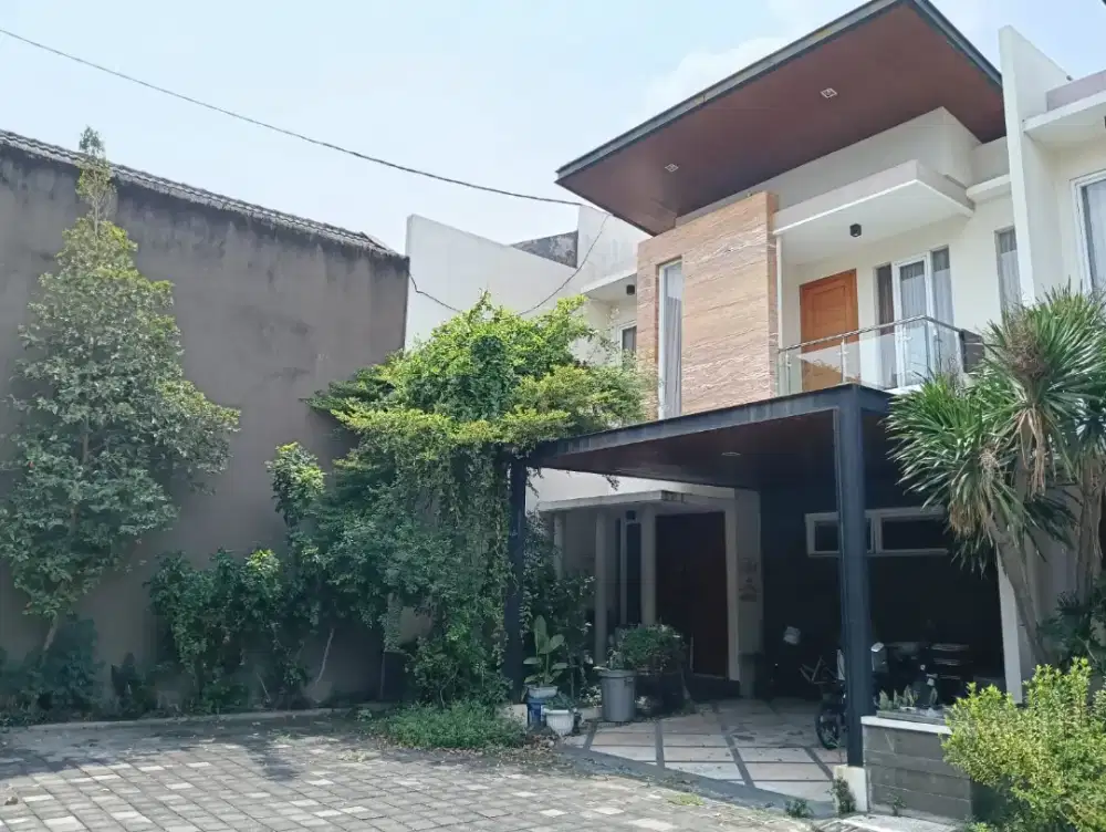 Iconic private residence rewwin waru sidoarjo