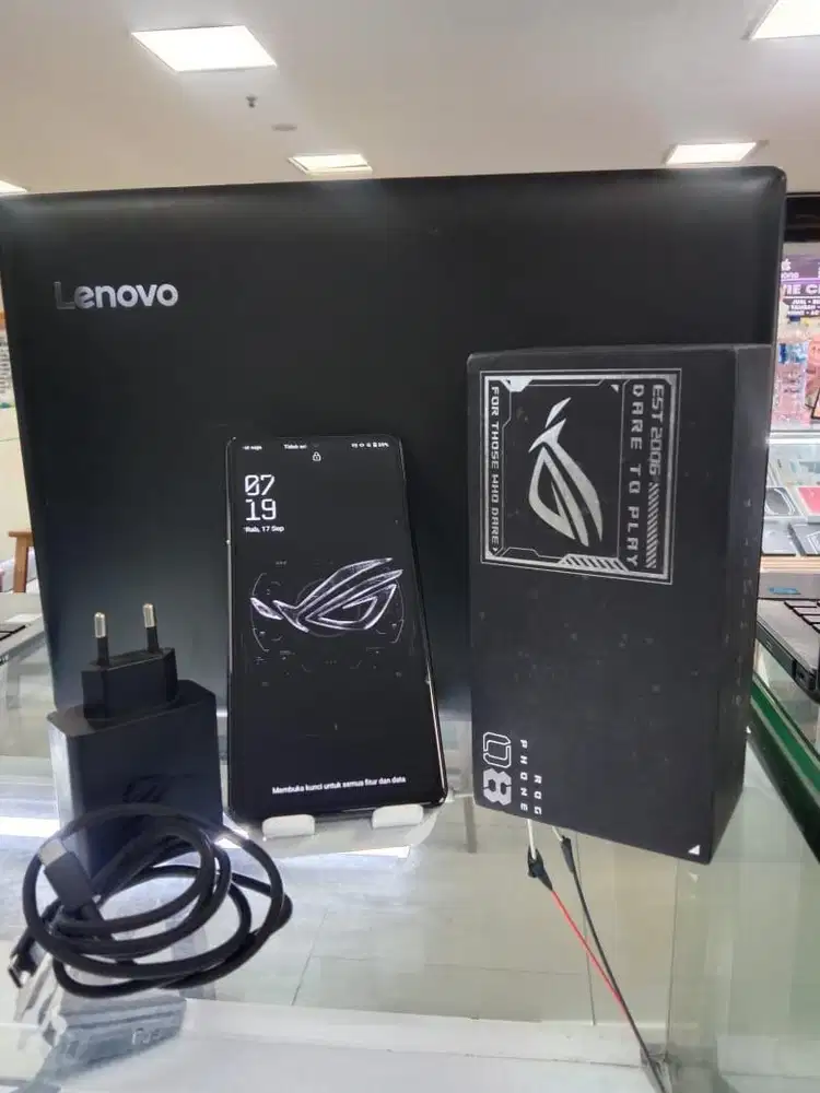Asus rog 8 12/256 resmi fullset orig aman garansi,minus lecet pemakaia