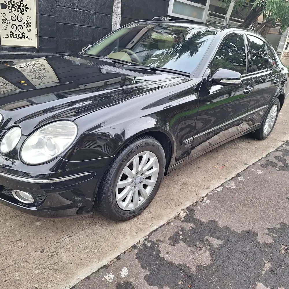 Mercedes-Benz E230 2009 Bensin
