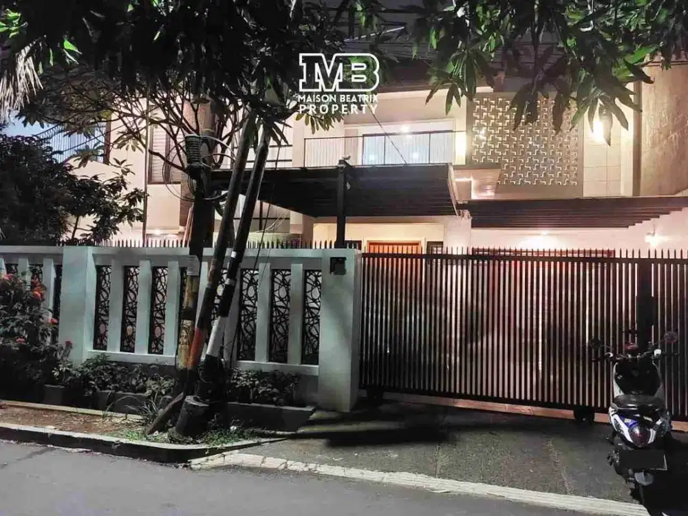 DIJUAL RUMAH ADA SWIMMING POOLNYA, DEKAT DG UNIVERSITAS, MRT DAN RUMAH SAKIT, CILANDAK JAKSEL