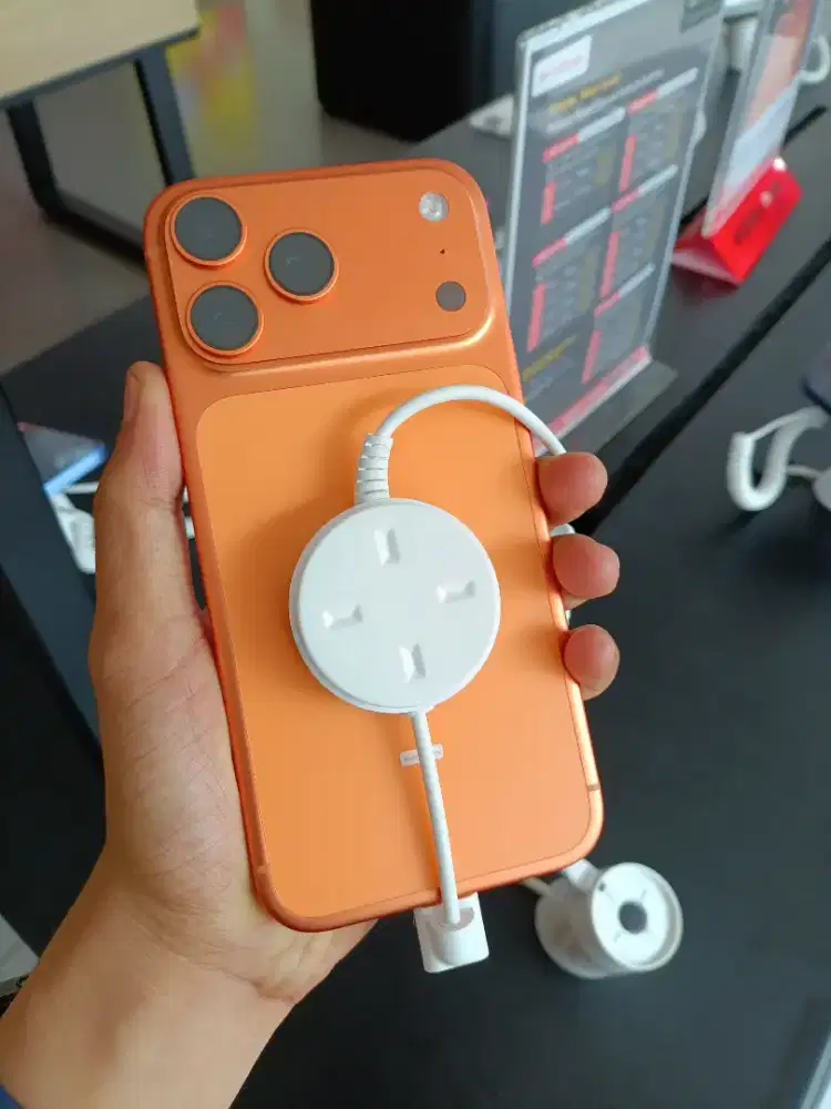 READY IPHONE 17 PRO 256GB COSMIC ORANGE