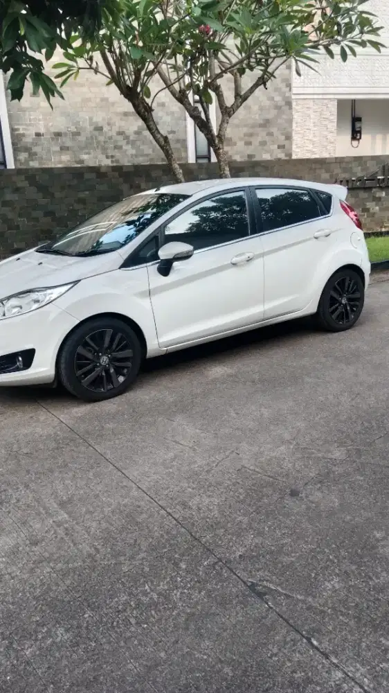 Ford Fiesta S AT 2013