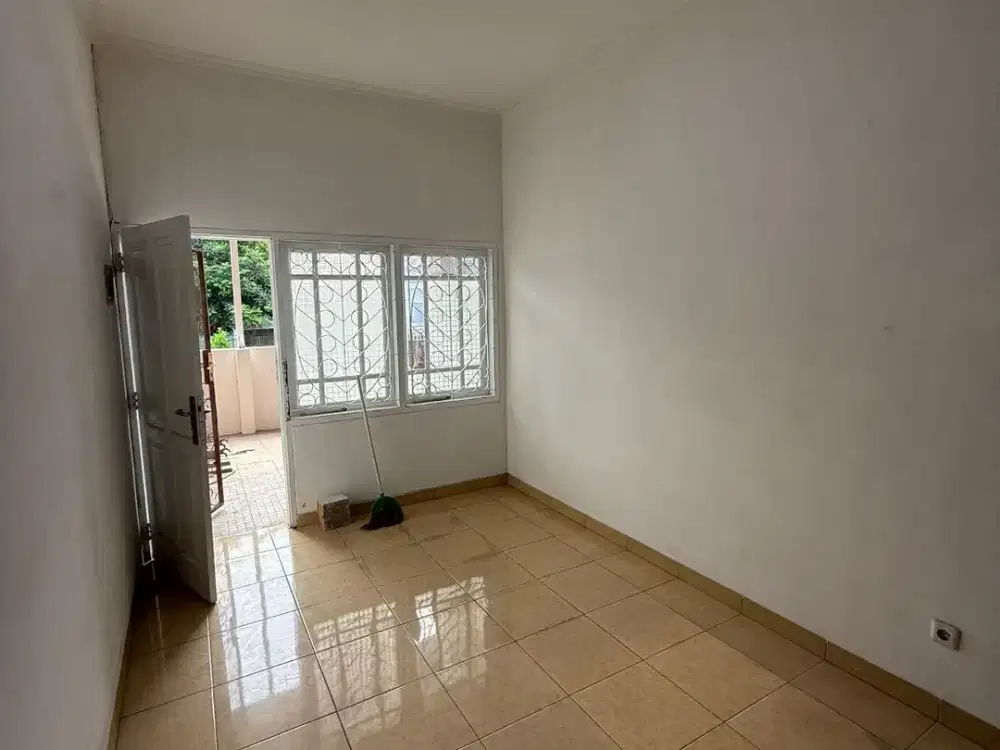 Dijual rumah di Villa Melati Mas Serpong
