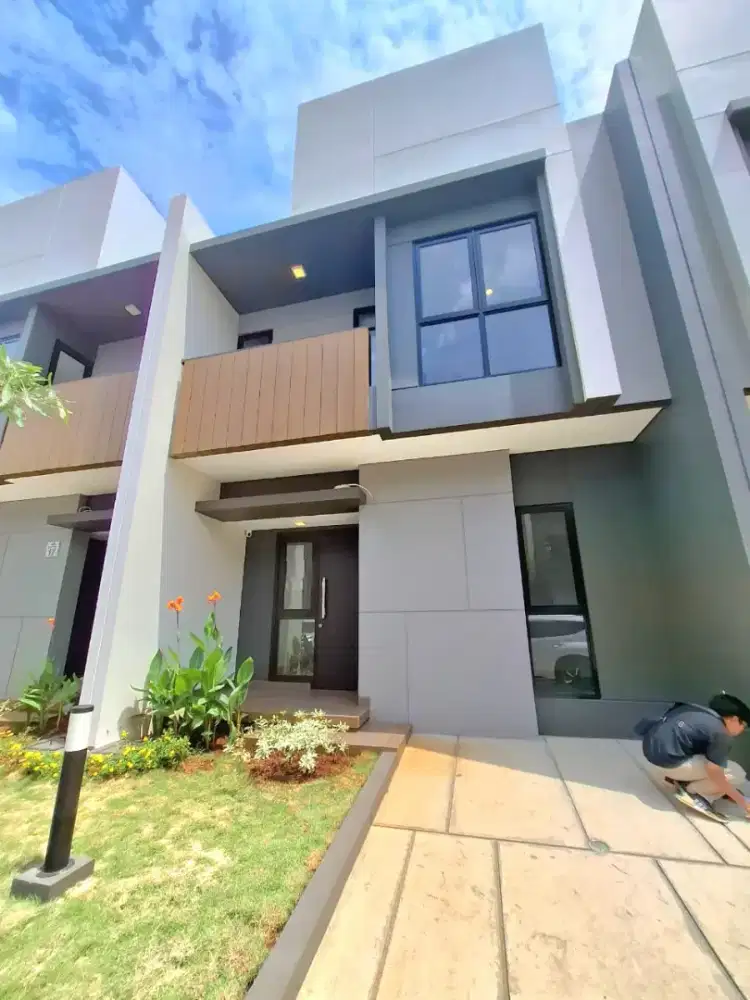 Rumah 2 lantai siap huni di summarecon crown gading bekasii