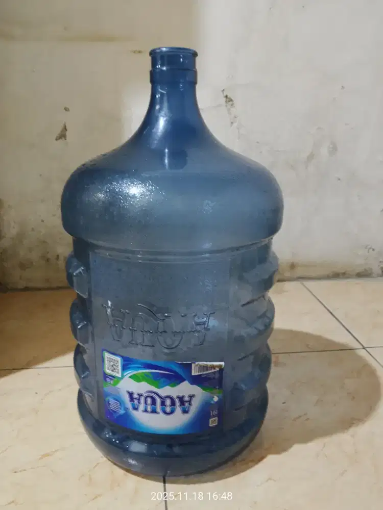 Galon kosong Aqua