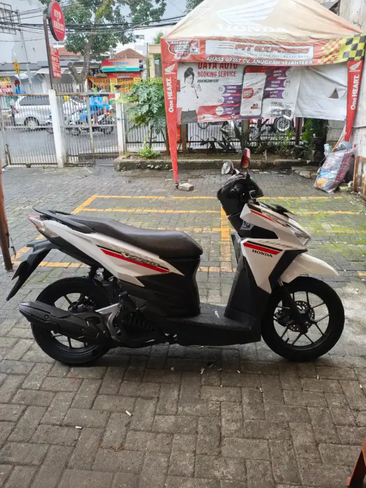 Honda Vario 125 tahun 2017, motor rawatan low KM, warna favorit