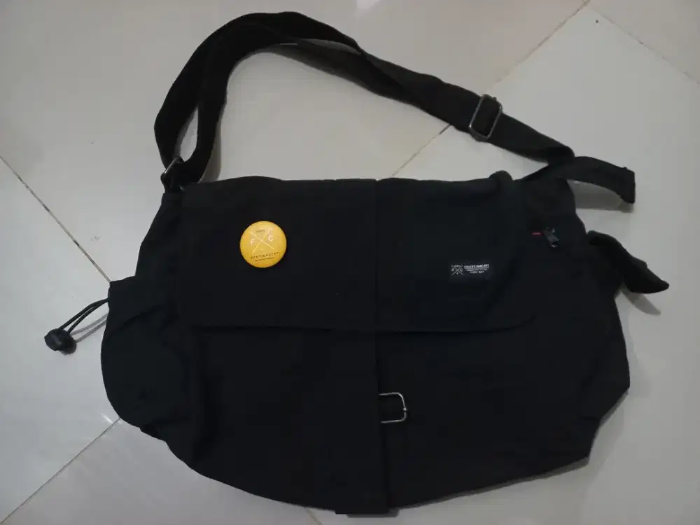 TAS SELEMPANG (SLING BAG)