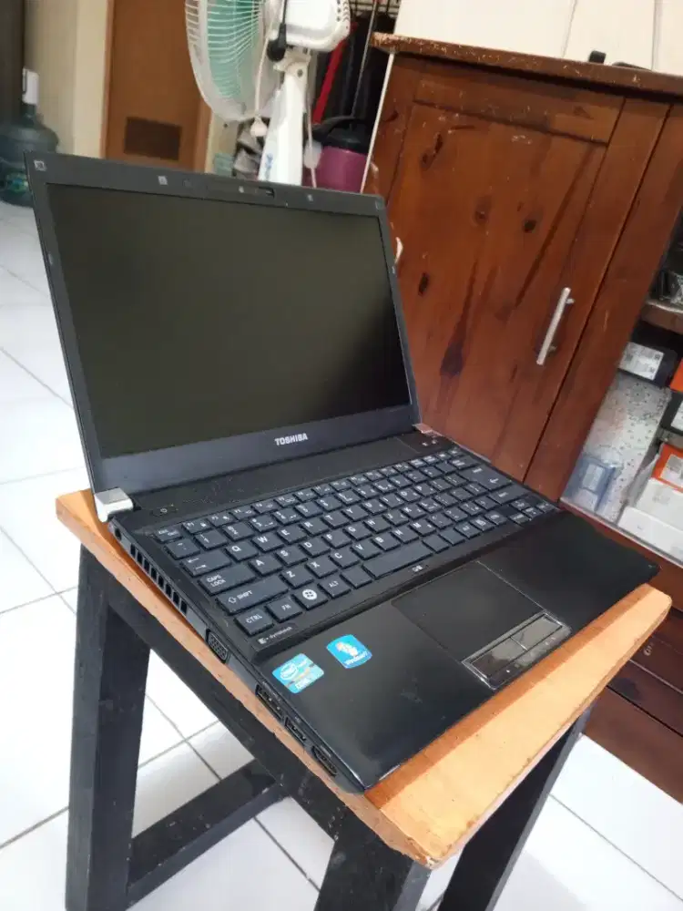 Toshiba Dynabook Core i7