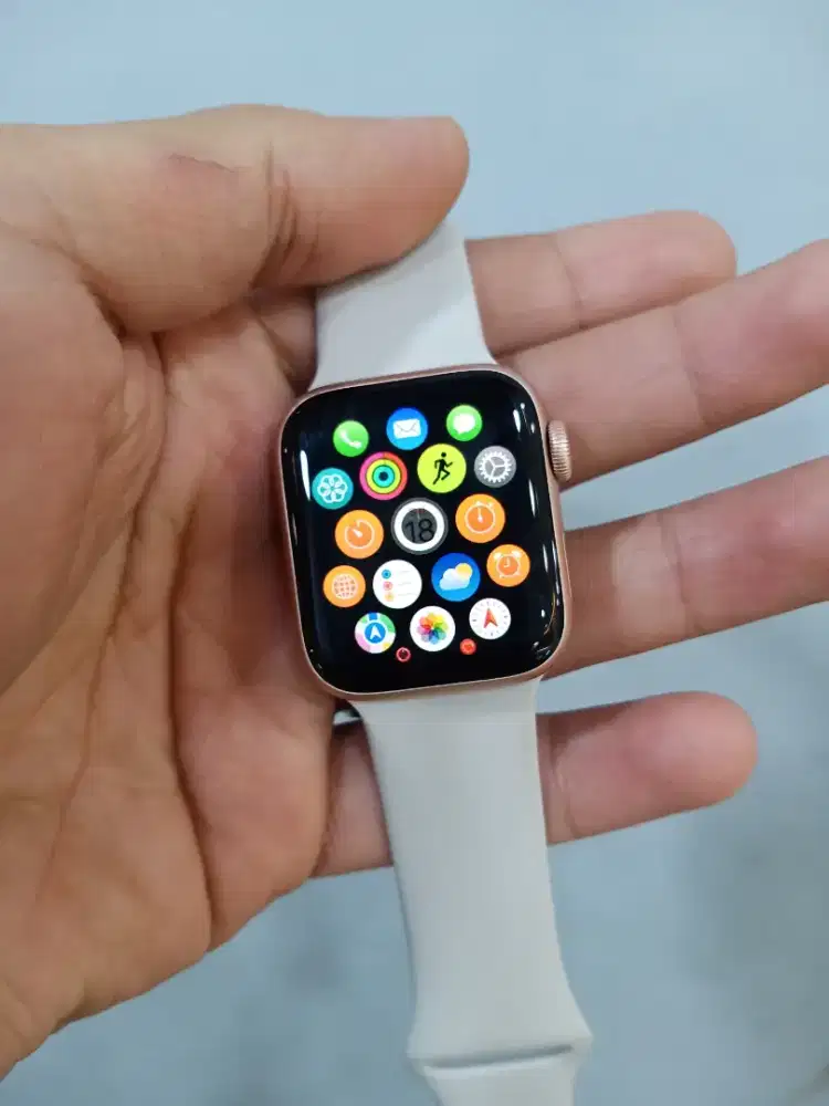 i watch SE 40mm mulus kumplit