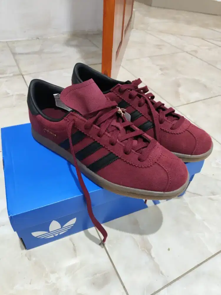 Adidas STADT Brugundy Jaminan Original 100% Uang Kembali