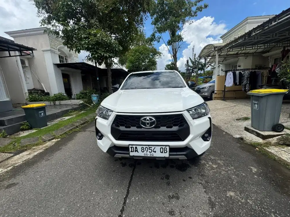 DI JUAL MOBIL HILUX 2025!! KM UNDER 15.000