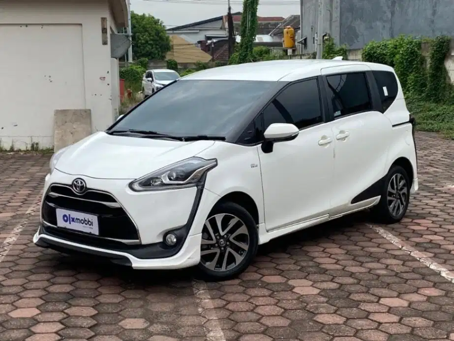 Low Km Toyota Sienta 1.5 Q Bensin-AT 2019 Putih BSMT