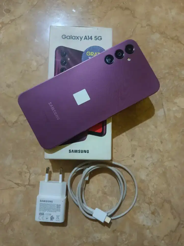 Jual samsung a14 5G ram6/128 kondisi masih bagus normal lengkap ori