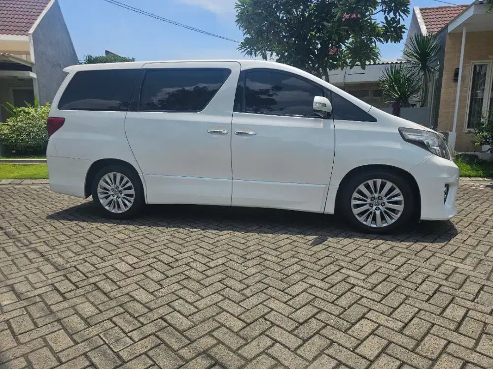 Toyota alphard sc 2.4  AT  2012 putih