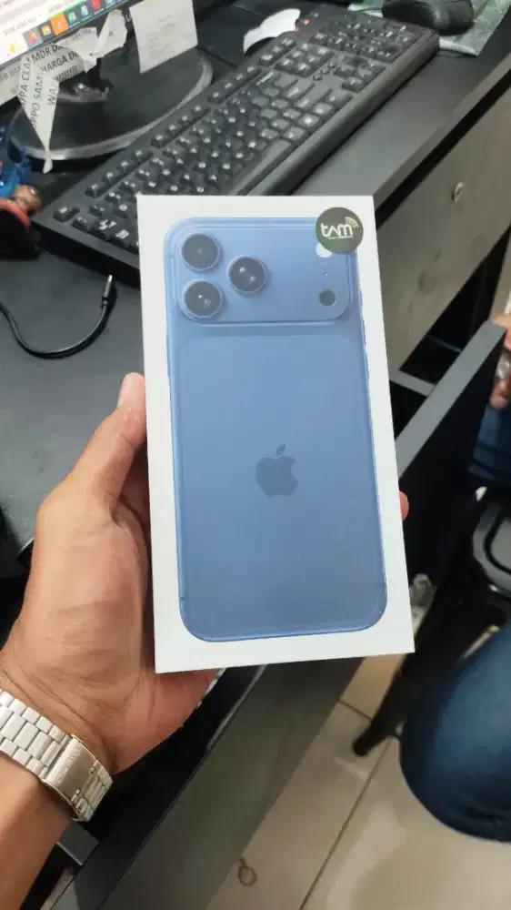 IPHONE 17 PRO MAX 256 GB, DEEP BLUE GARANSI RESMI IBOX STOK LIMIT