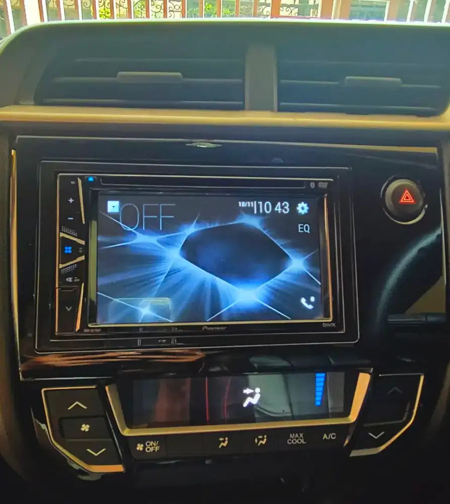 Head unit Pioneer AVH G215bt