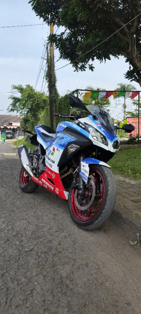 Ninja 250 Fi Warna Putih Limited th 2012