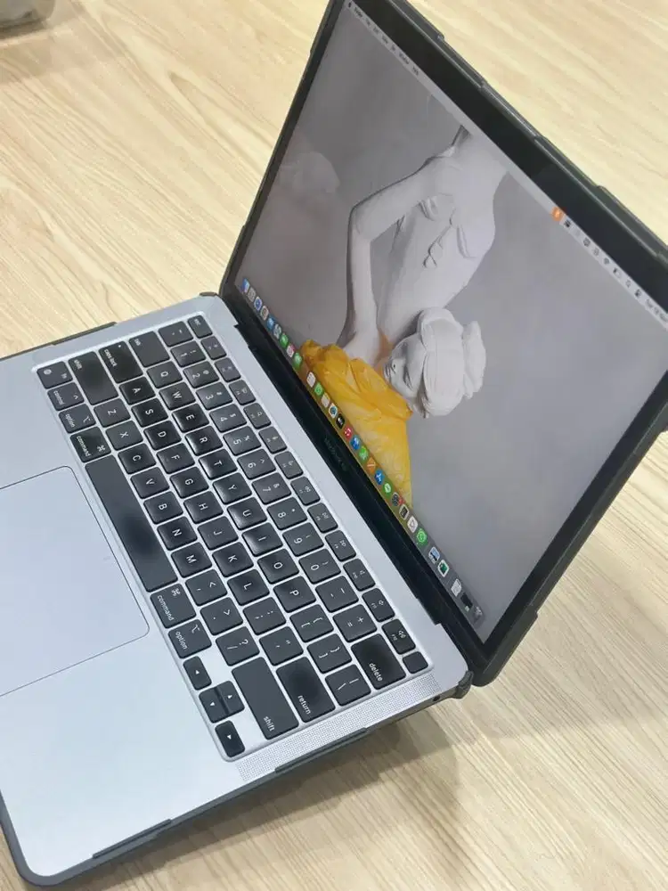 Macbook M1 - 8GB