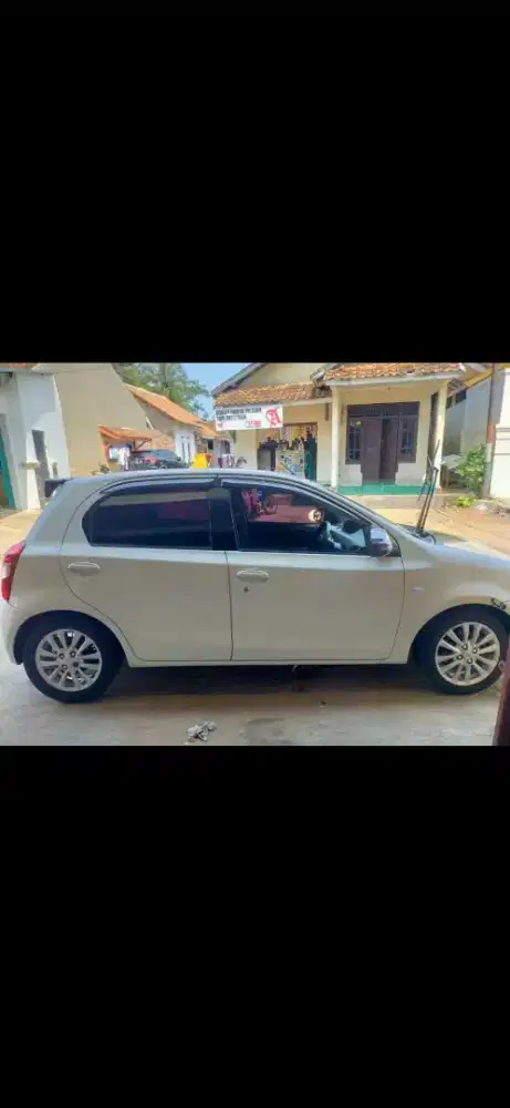 Dijual Etios Valco Type E 2013 Manual