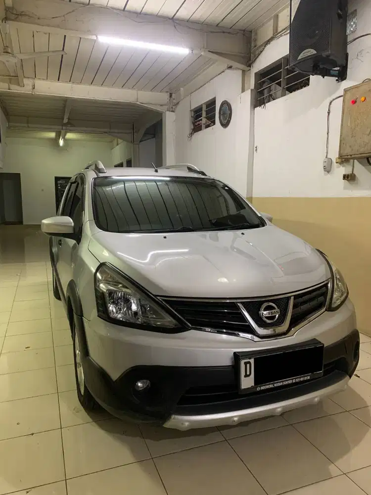 Nissan Grand Livina L11 X-Gear (short / 5 seater)