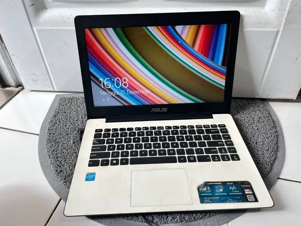 Laptop asus x453m putih  Uk 14inch Windows 8.1 pro 64bit
