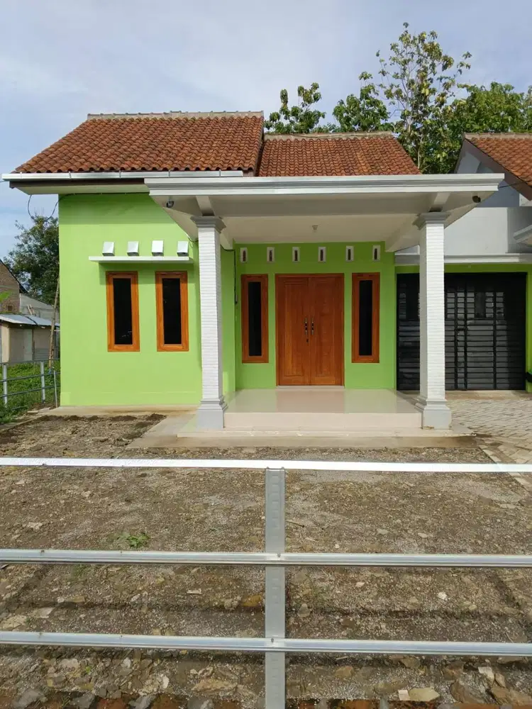 Rumah Didekat Lapangan Maospati