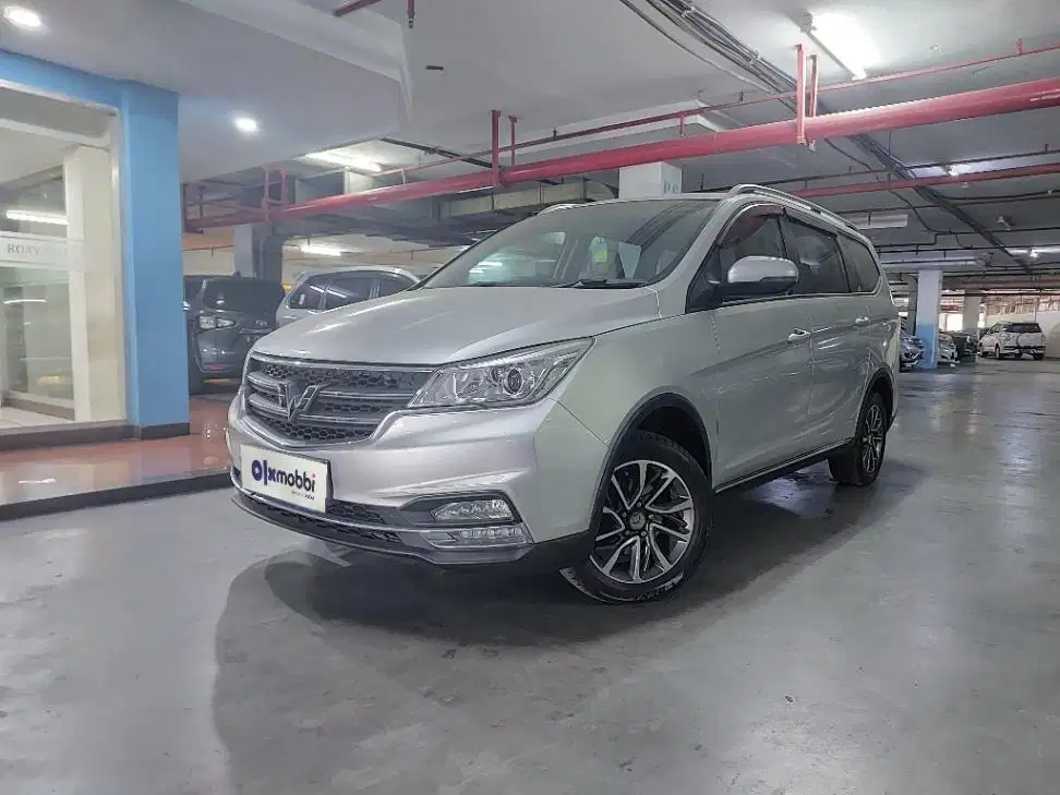 TDP 7,JT Wuling Cortez 1.8 C Bensin-AT Silver 2018