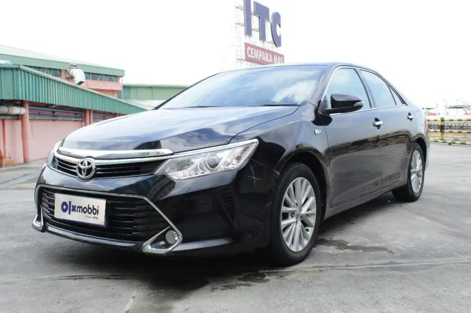 TDP 11JT Toyota Camry 2.5 V Bensin-AT Hitam 2018