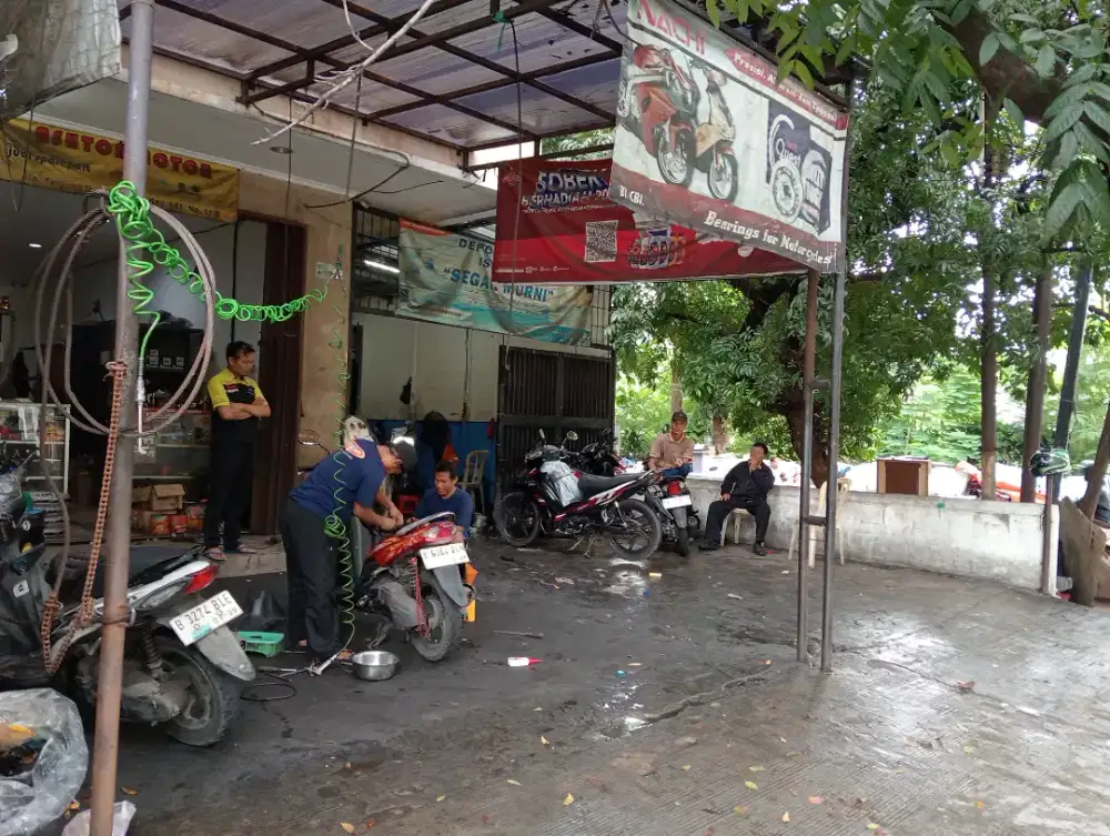 Lowongan helper / montir bengkel motor