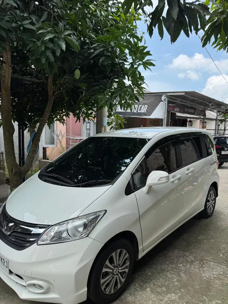 Honda Freed 2014 Bensin